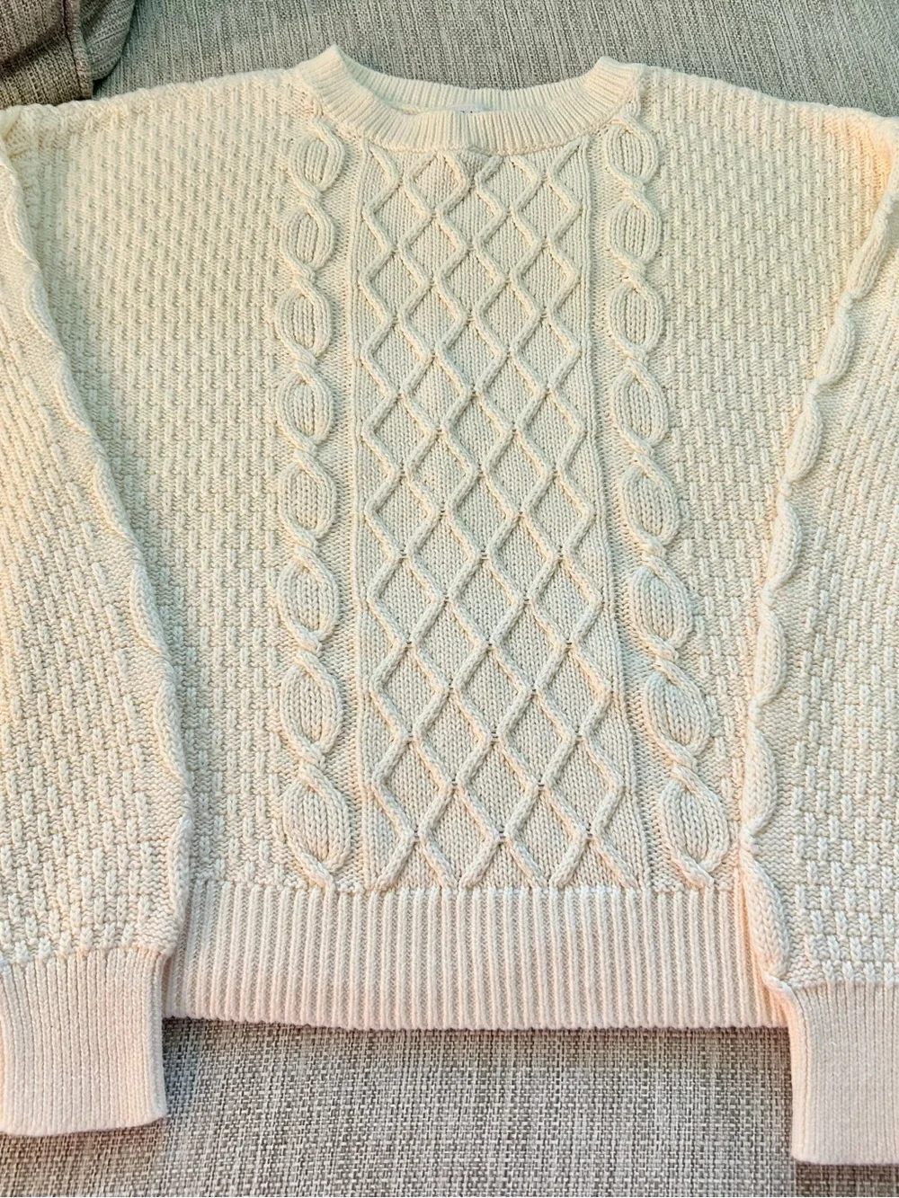 Boys’ Gap Cream Colored Cable Knit Sweater 12 (XL)